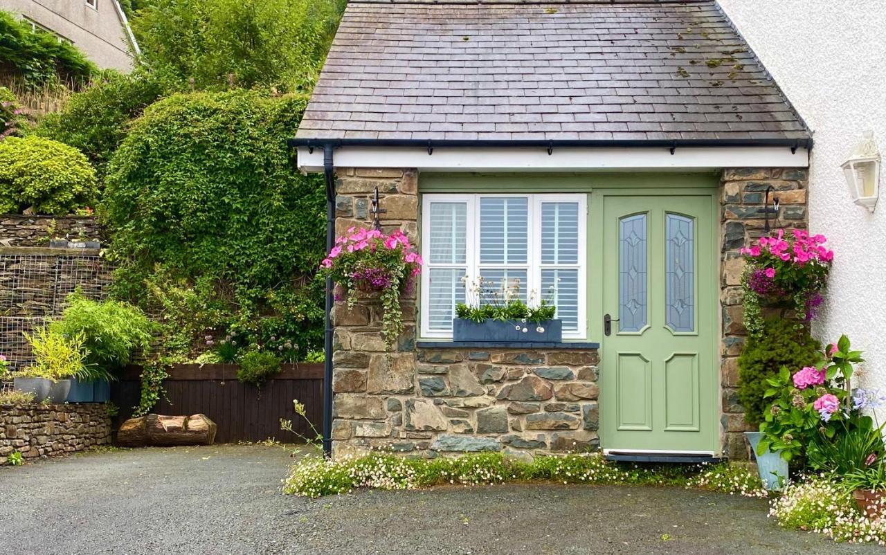 Snowdonia Snug - Studio Style Accommodation Dolgellau Ngoại thất bức ảnh
